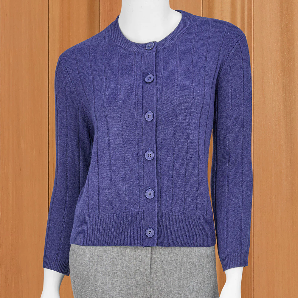 Kinross Lightweight Cropped Cardigan - Image 2